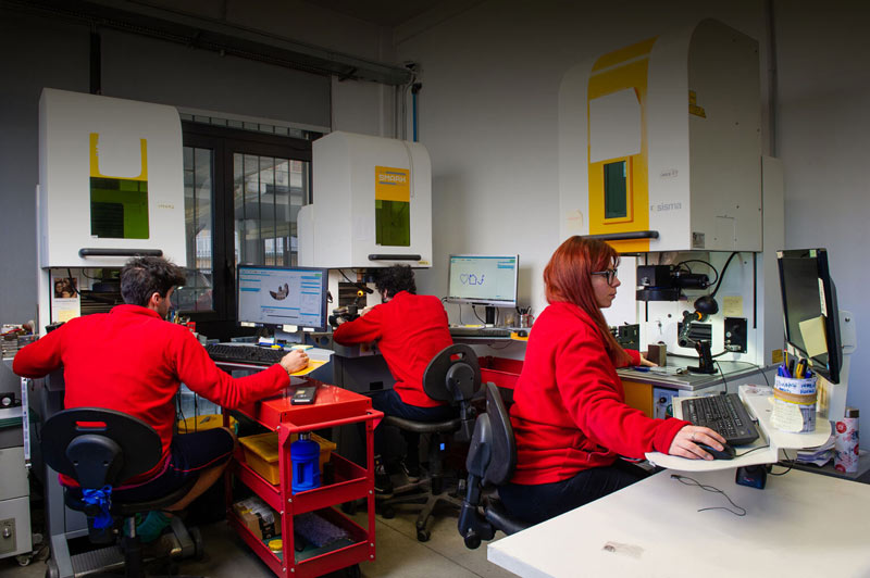 Laser service: incisioni laser